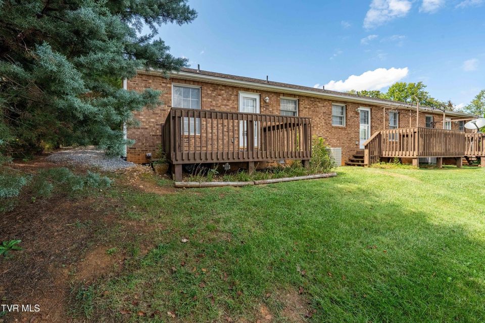 Photo #27: 315 Old Franklin Place