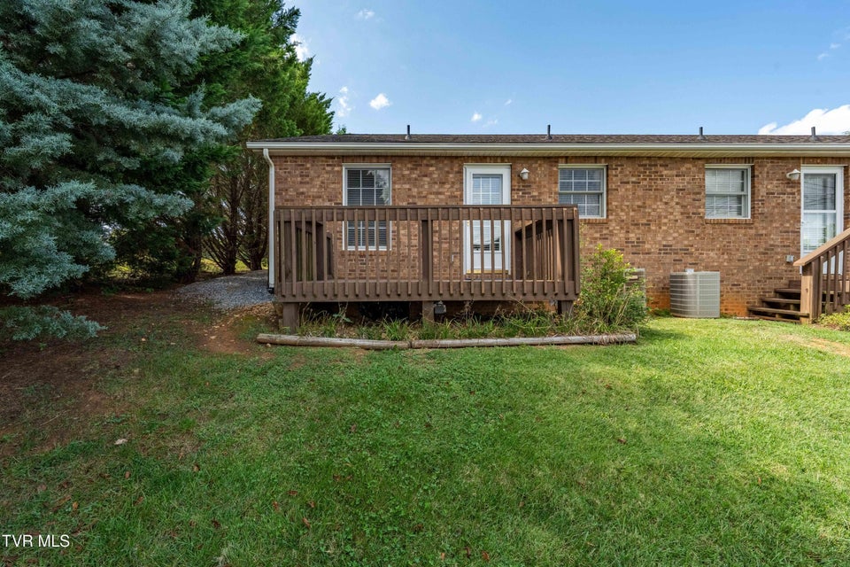 Photo #28: 315 Old Franklin Place