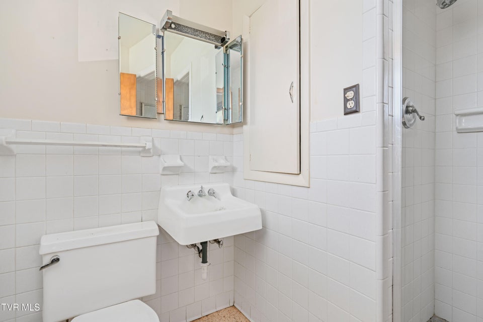 Photo #27: 3601 Montclair Road Road