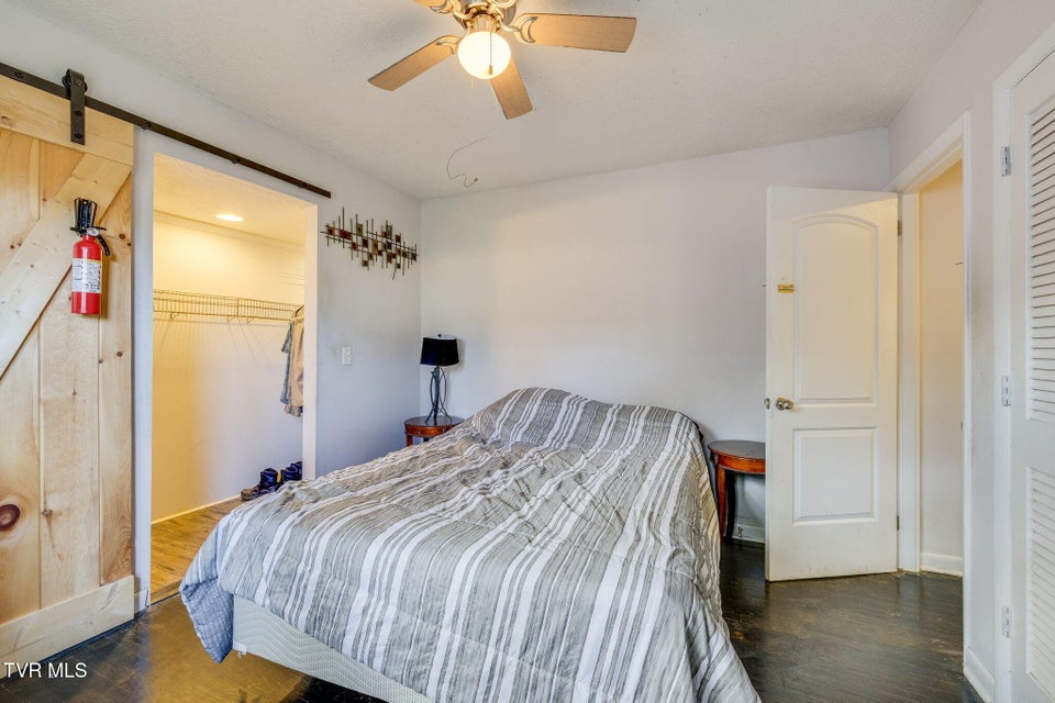 Photo #15: 106 Payne Street