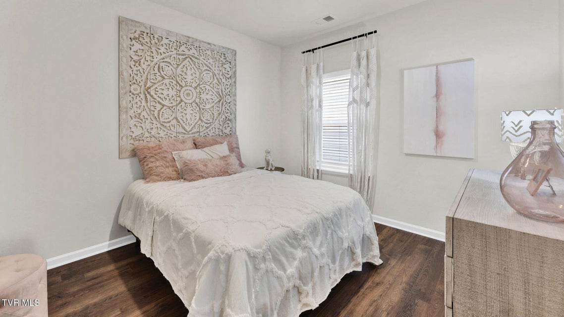 Photo #22: 245 Artist Avenue