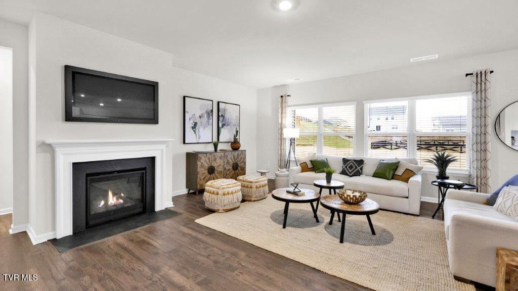 Photo #9: 245 Artist Avenue