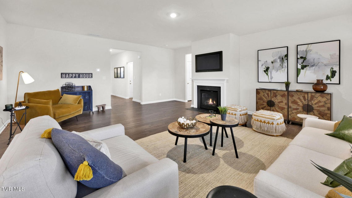 Photo #10: 245 Artist Avenue