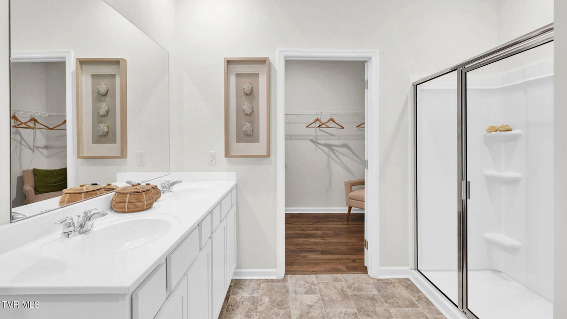 Photo #27: 245 Artist Avenue