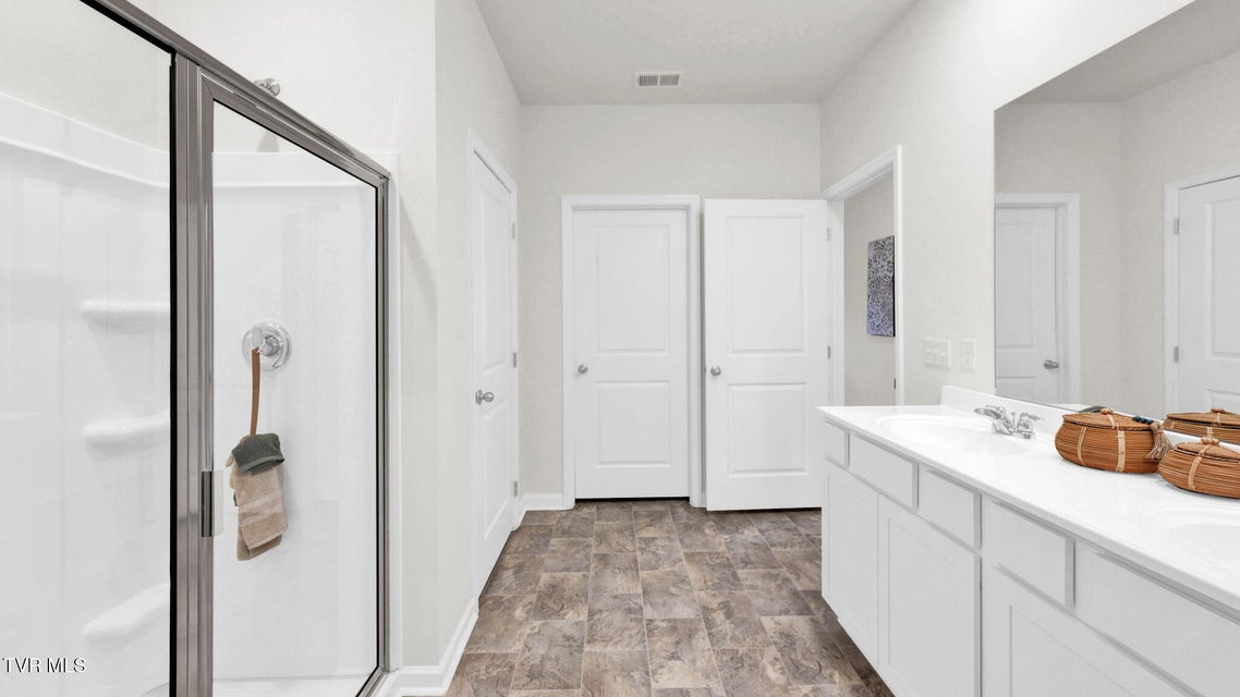 Photo #28: 245 Artist Avenue