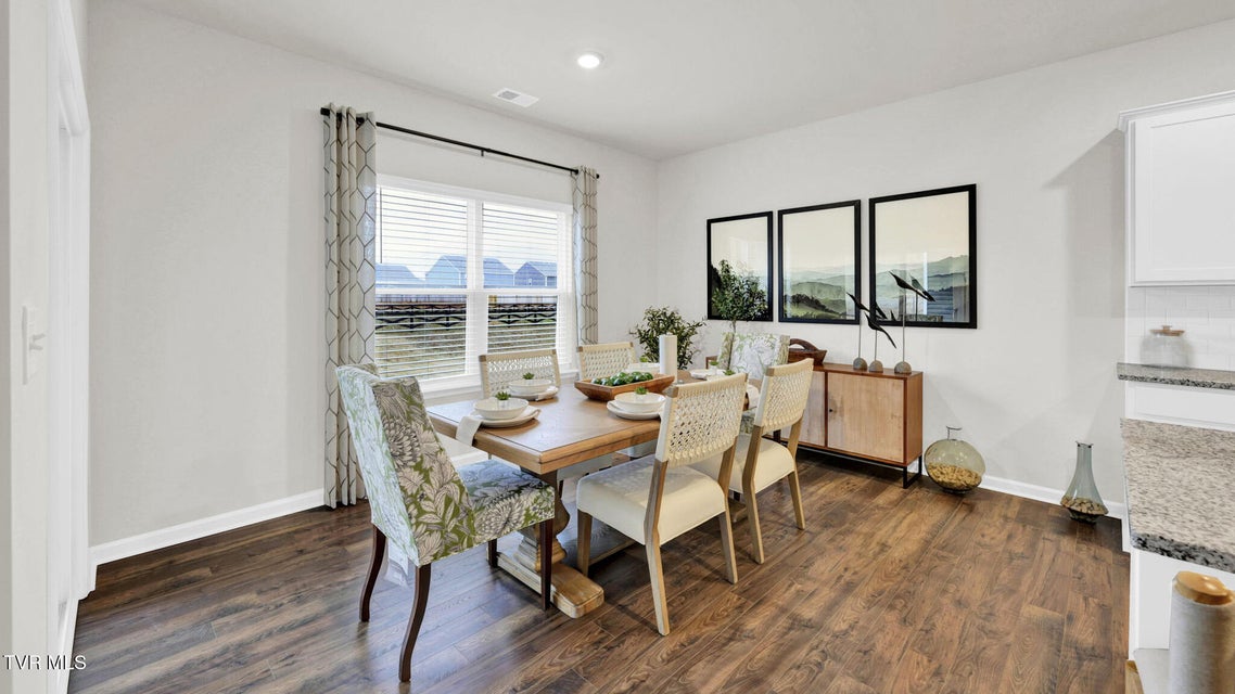 Photo #4: 247 Artist Avenue