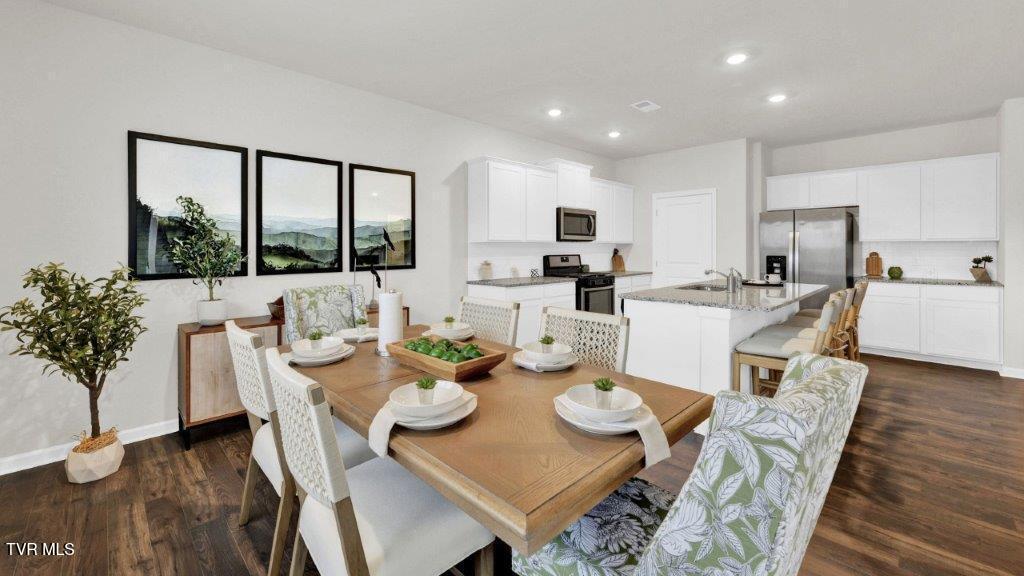 Photo #5: 247 Artist Avenue