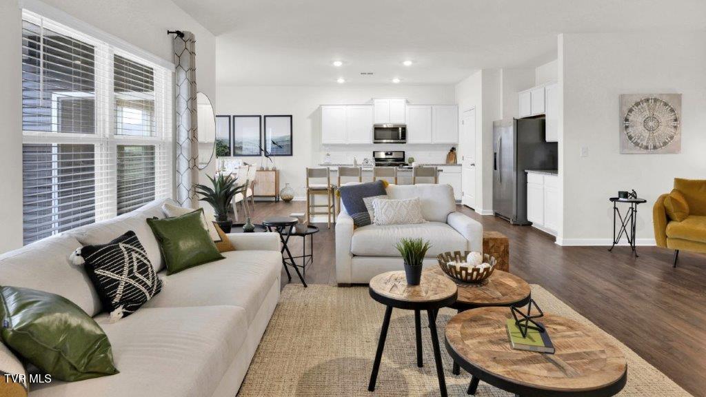 Photo #12: 247 Artist Avenue