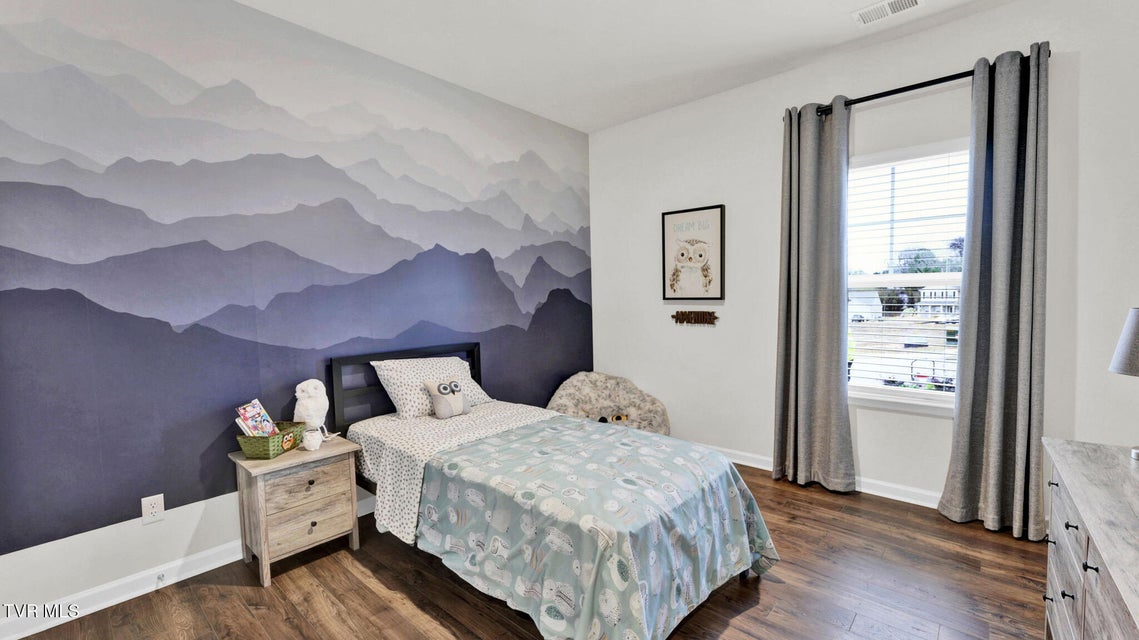 Photo #20: 247 Artist Avenue