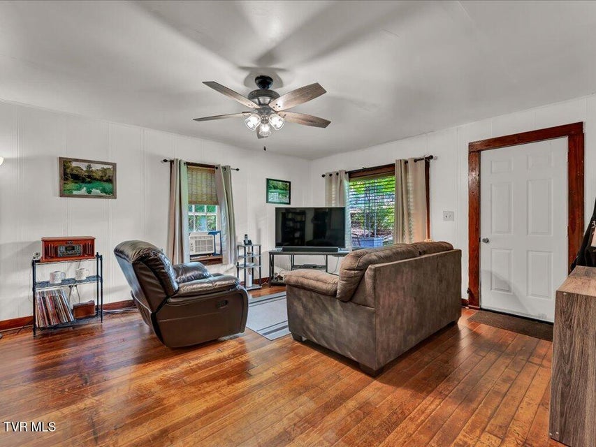 Photo #4: 919 Highway 340