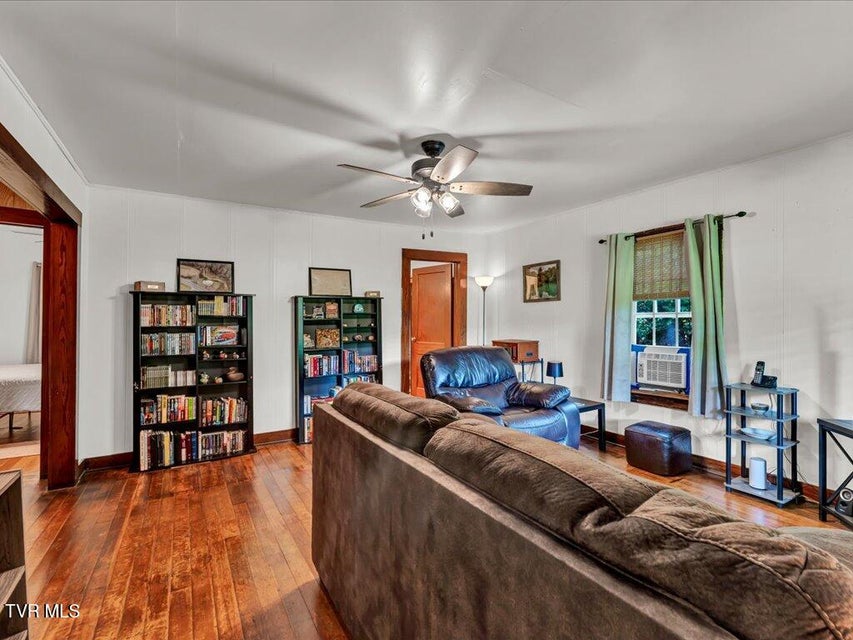 Photo #5: 919 Highway 340