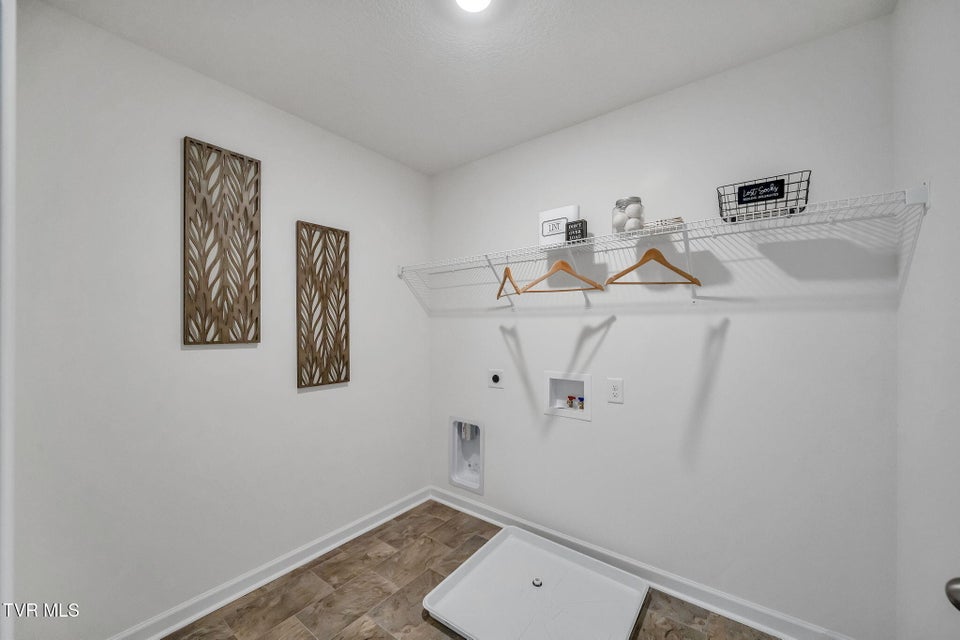 Photo #31: 241 Artist Avenue