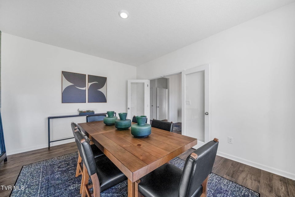 Photo #12: 249 Artist Avenue