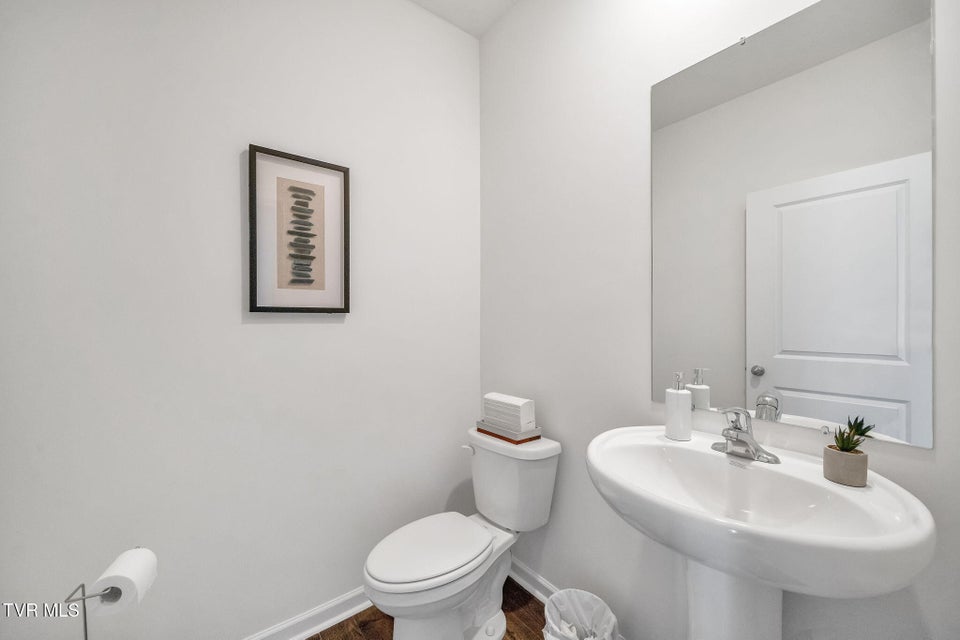 Photo #30: 249 Artist Avenue