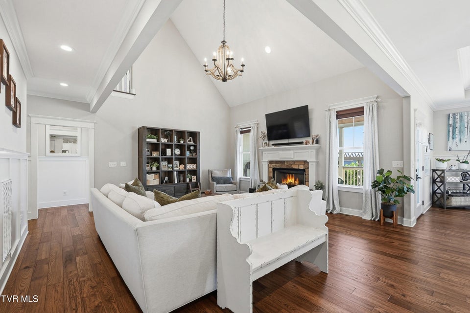 Photo #14: 140 Christine Court