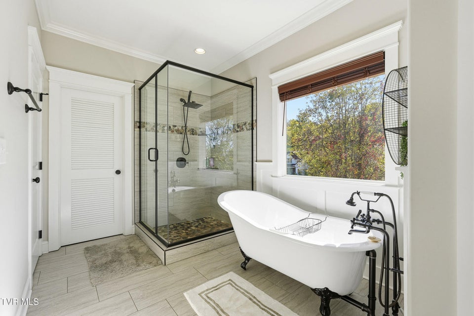 Photo #32: 140 Christine Court