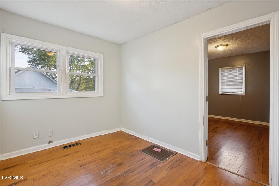 Photo #8: 1320 Mimosa Drive