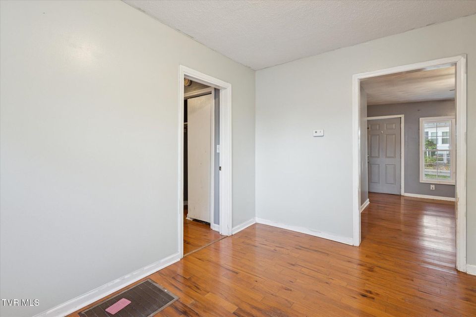 Photo #9: 1320 Mimosa Drive