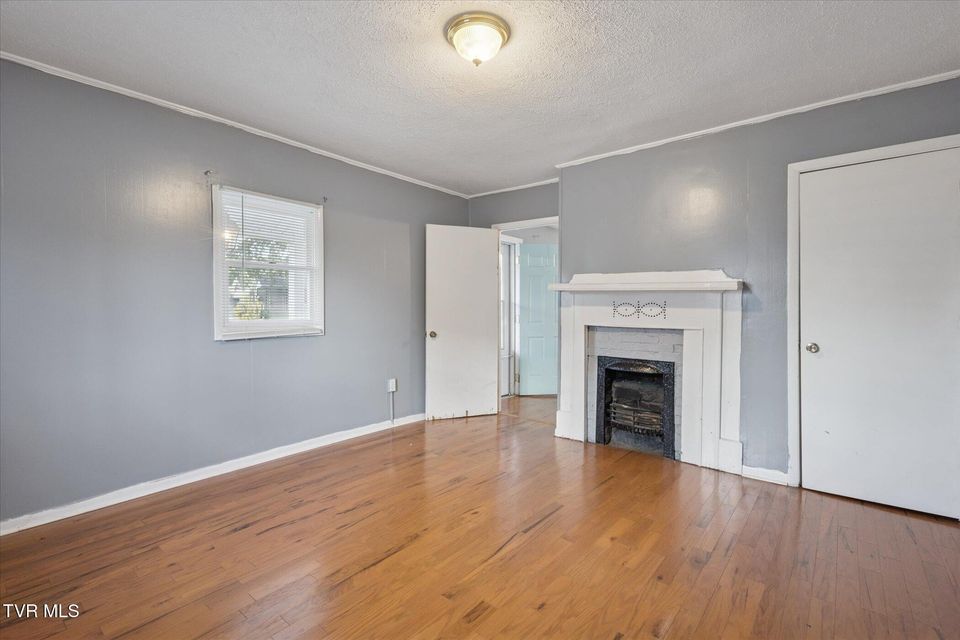 Photo #19: 1320 Mimosa Drive