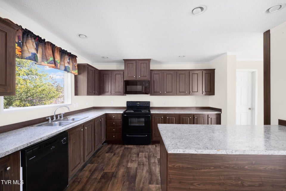 Photo #10: 8535 Old Stage Road