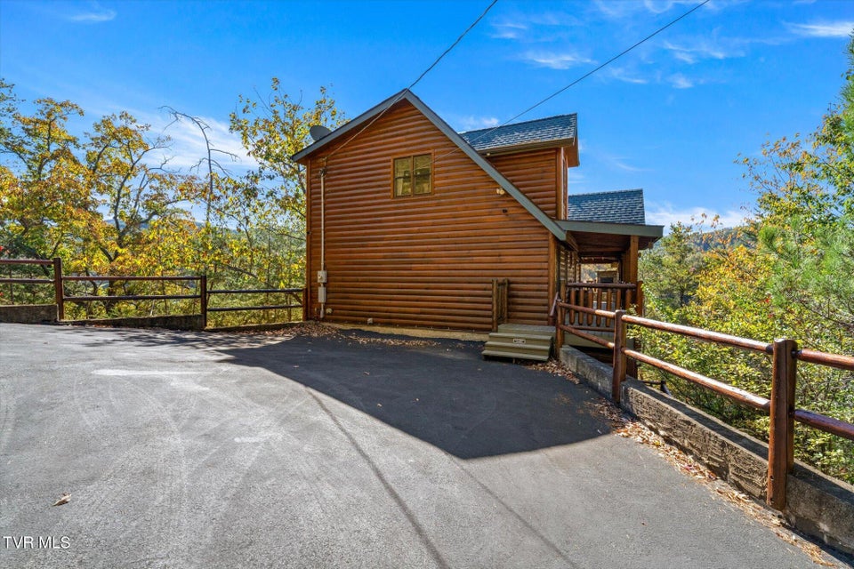 Photo #5: 1560 Starwood Way