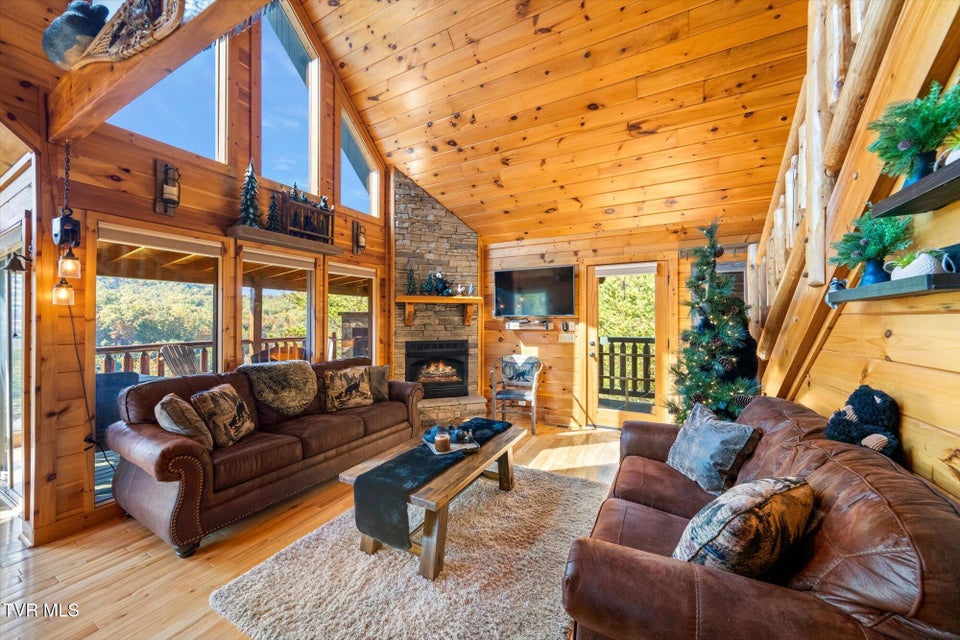 Photo #9: 1560 Starwood Way