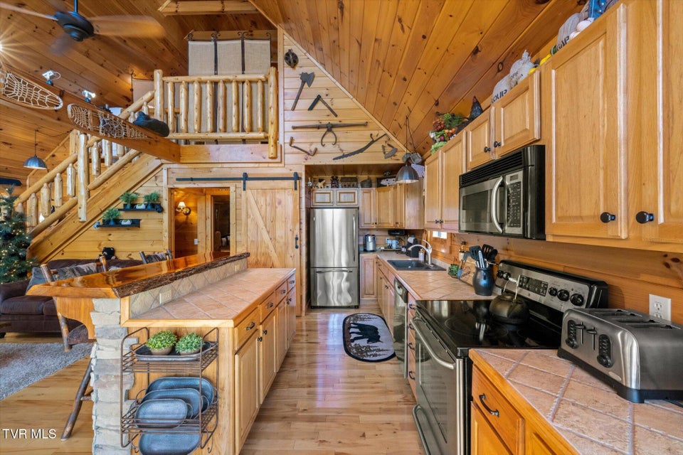 Photo #14: 1560 Starwood Way