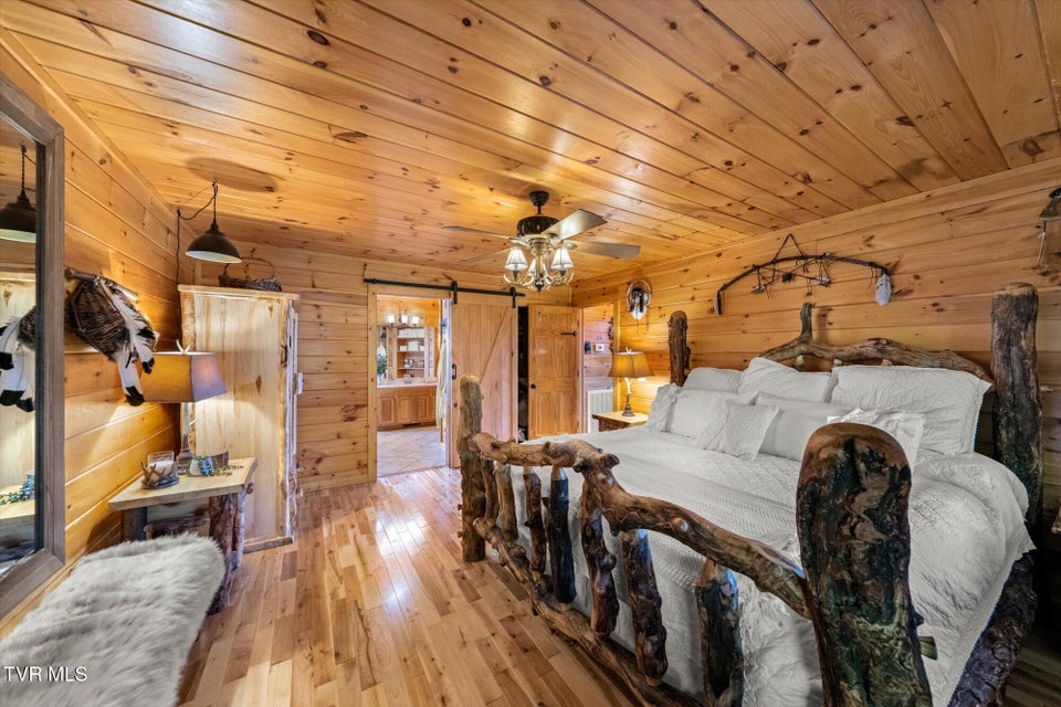 Photo #17: 1560 Starwood Way