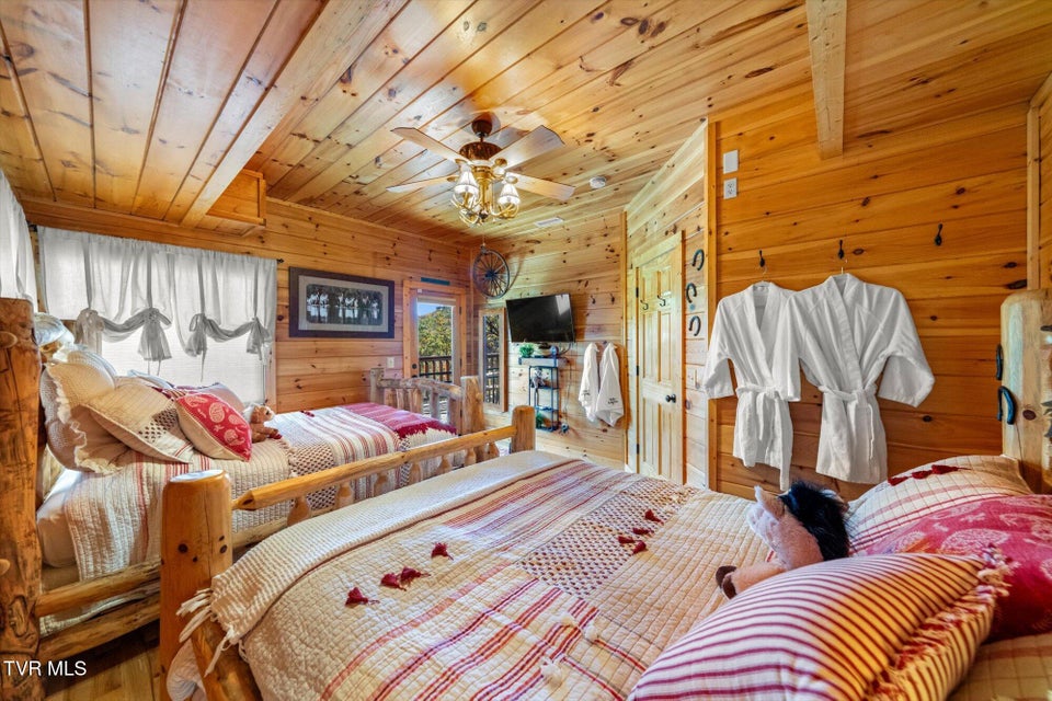 Photo #28: 1560 Starwood Way