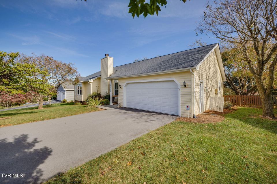 Photo #3: 4116 Bradford Lane