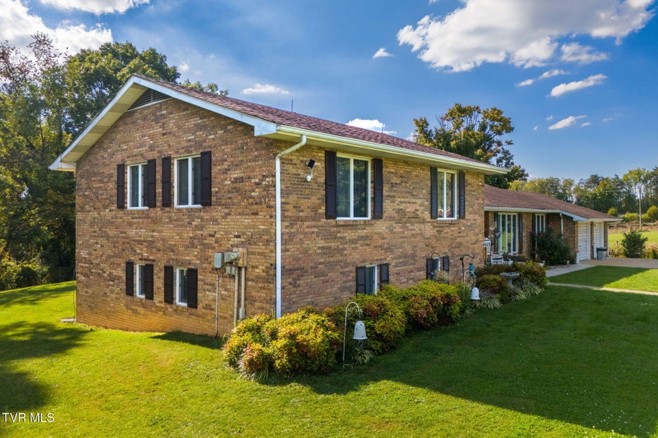 Photo #3: 19418 Brandywine Road