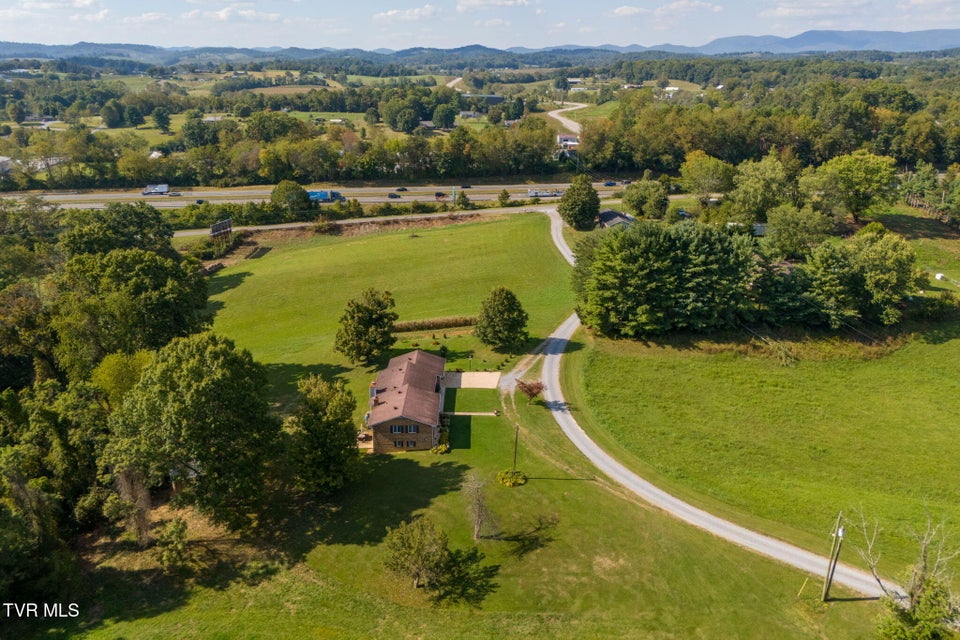 Photo #10: 19418 Brandywine Road