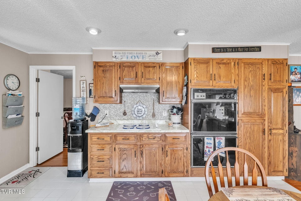 Photo #33: 19418 Brandywine Road