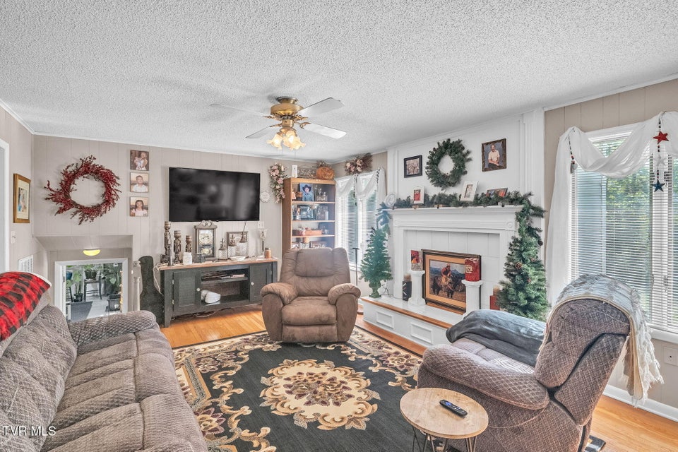 Photo #28: 19418 Brandywine Road