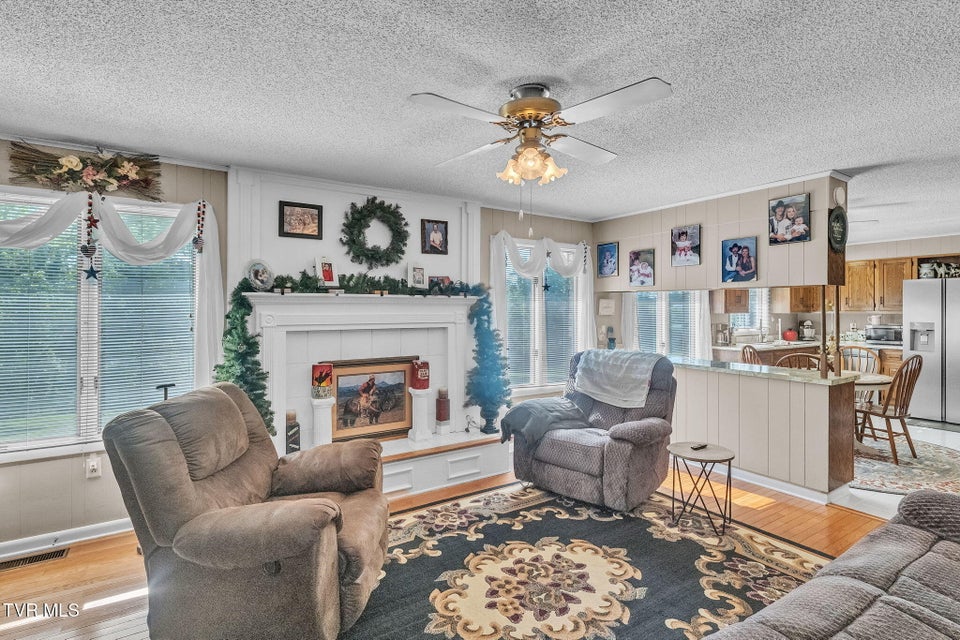 Photo #27: 19418 Brandywine Road