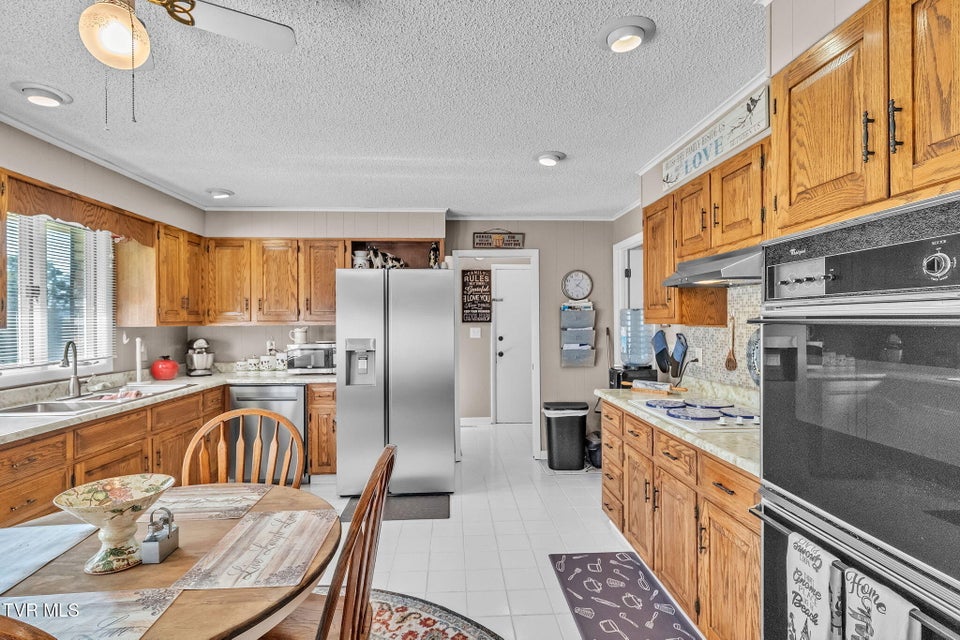 Photo #31: 19418 Brandywine Road