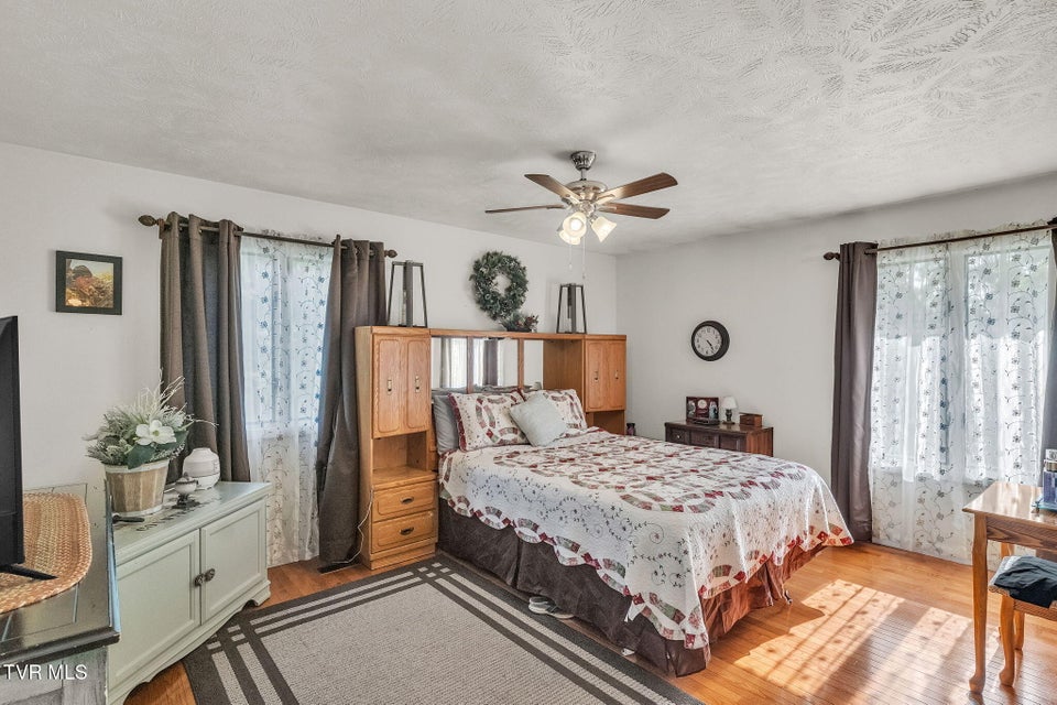 Photo #36: 19418 Brandywine Road