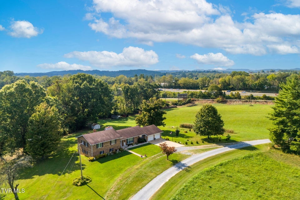 Photo #9: 19418 Brandywine Road