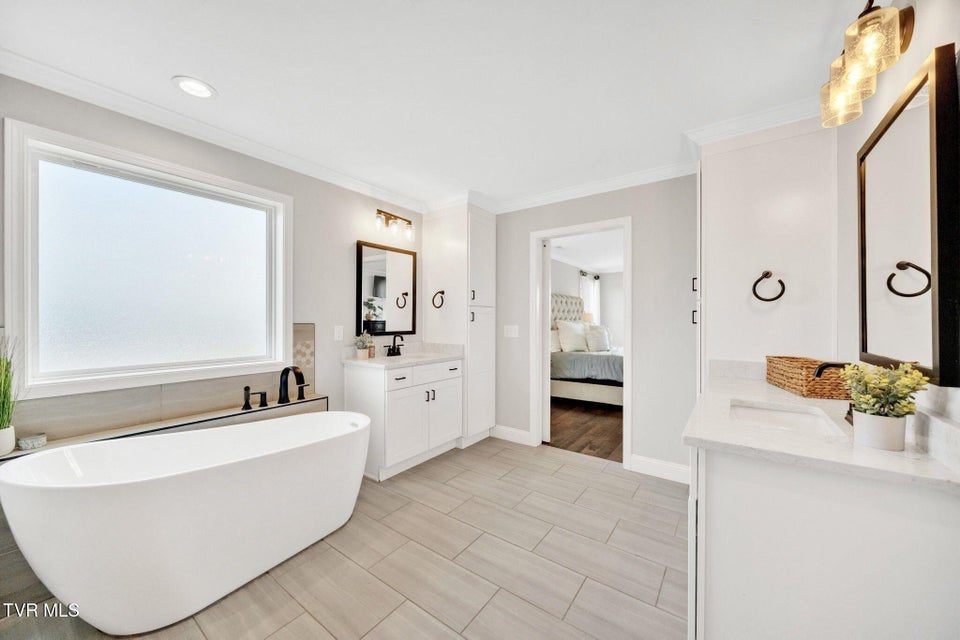 Photo #35: 3324 Cottage Green Court