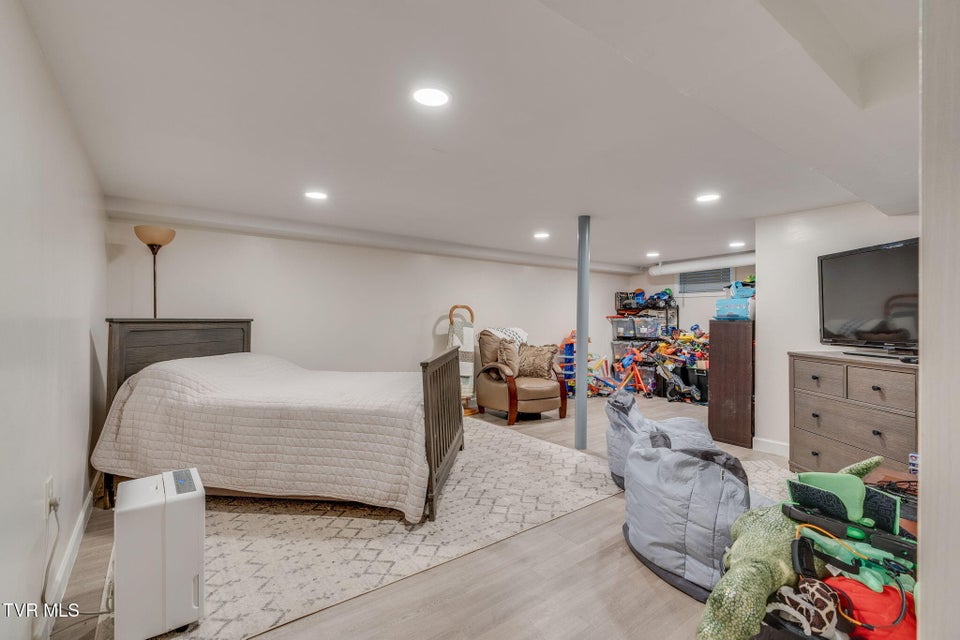 Photo #31: 808 Liberty Drive