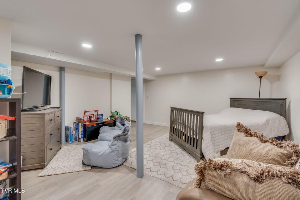 Photo #32: 808 Liberty Drive