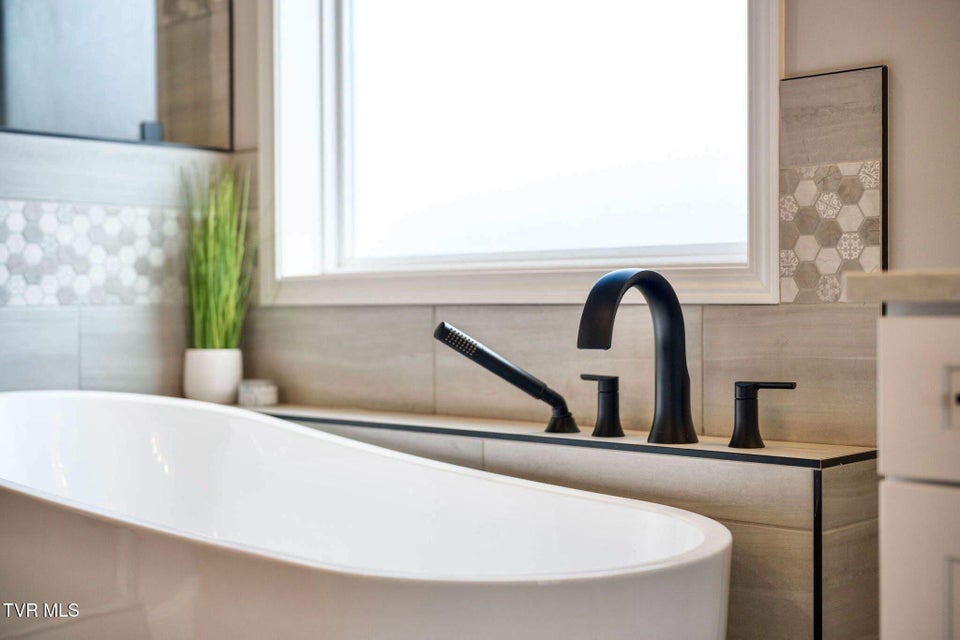 Photo #37: 3324 Cottage Green Court