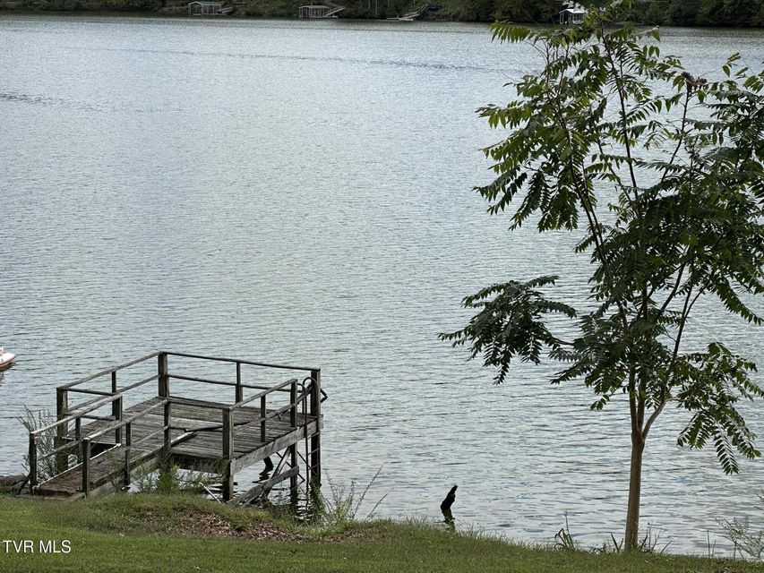 Photo #6: 412 Lakeside Drive