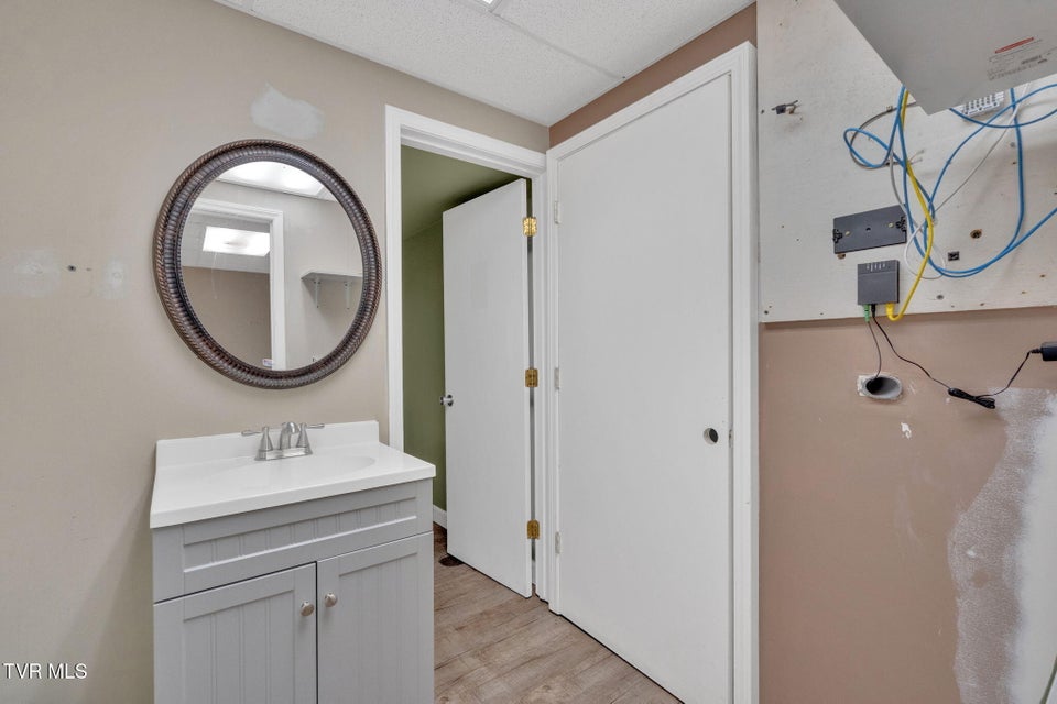 Photo #15: 401a Elm Street