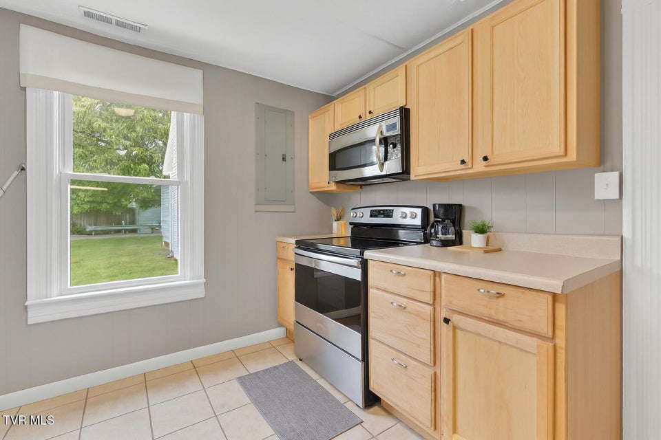 Photo #10: 382 Texas Avenue