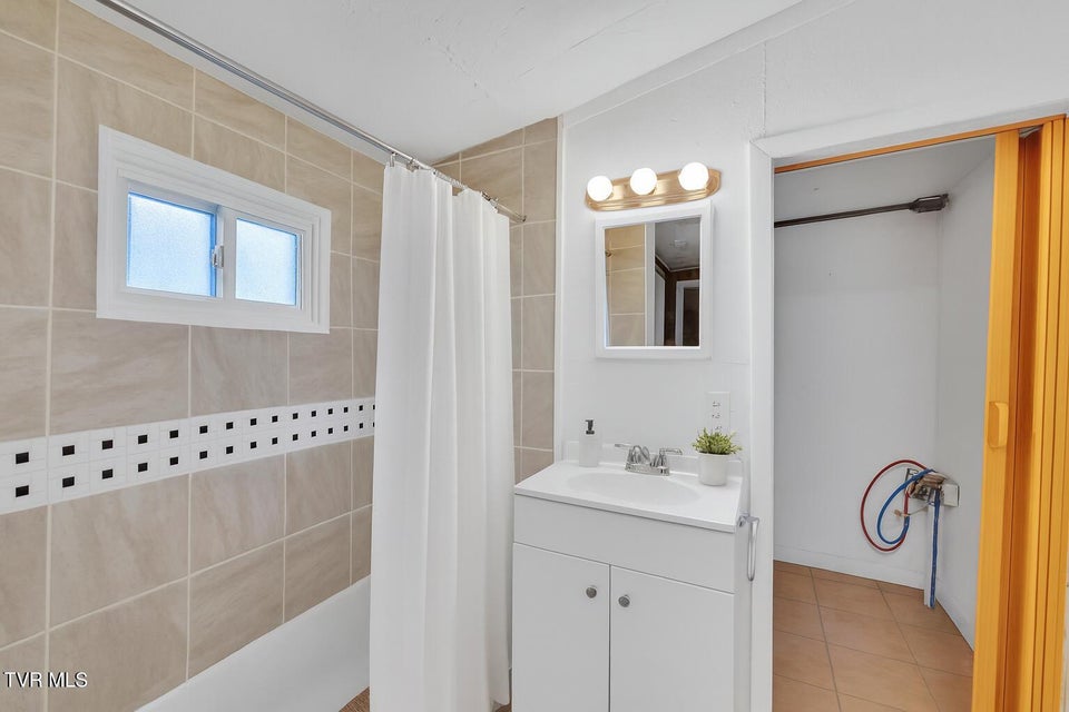 Photo #12: 382 Texas Avenue