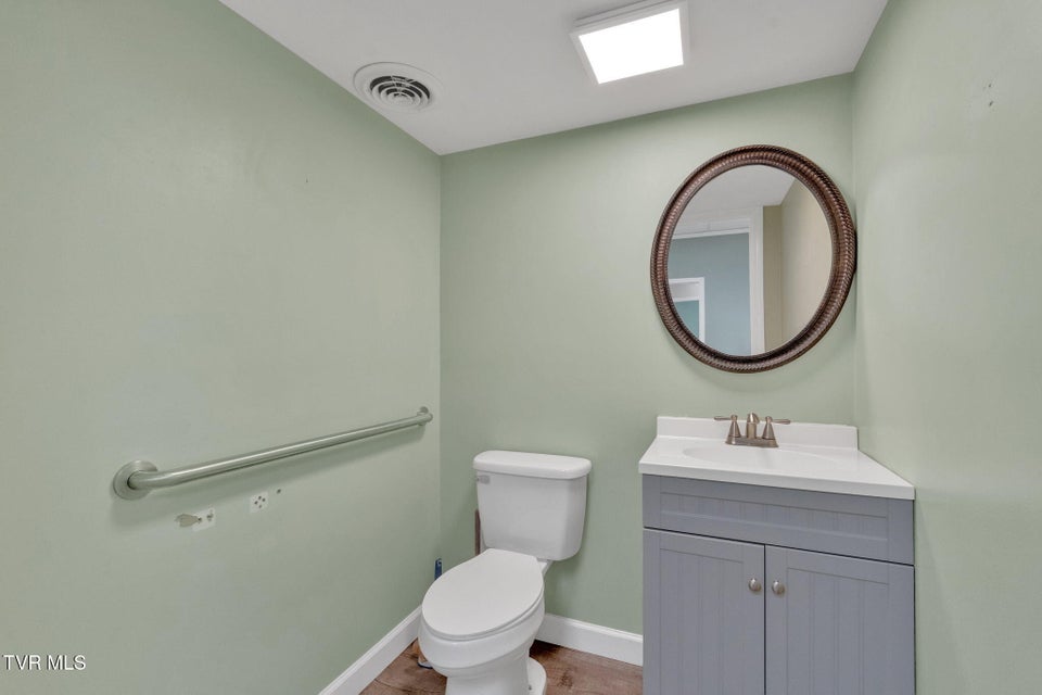 Photo #28: 401 Elm Street