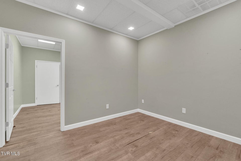 Photo #30: 401 Elm Street