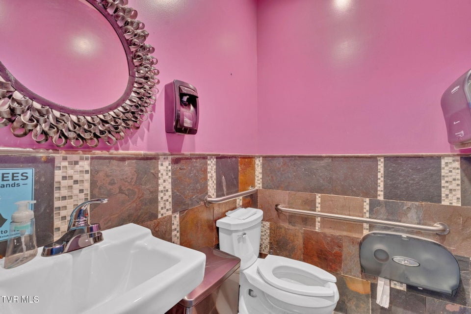 Photo #22: 401 Elm Street