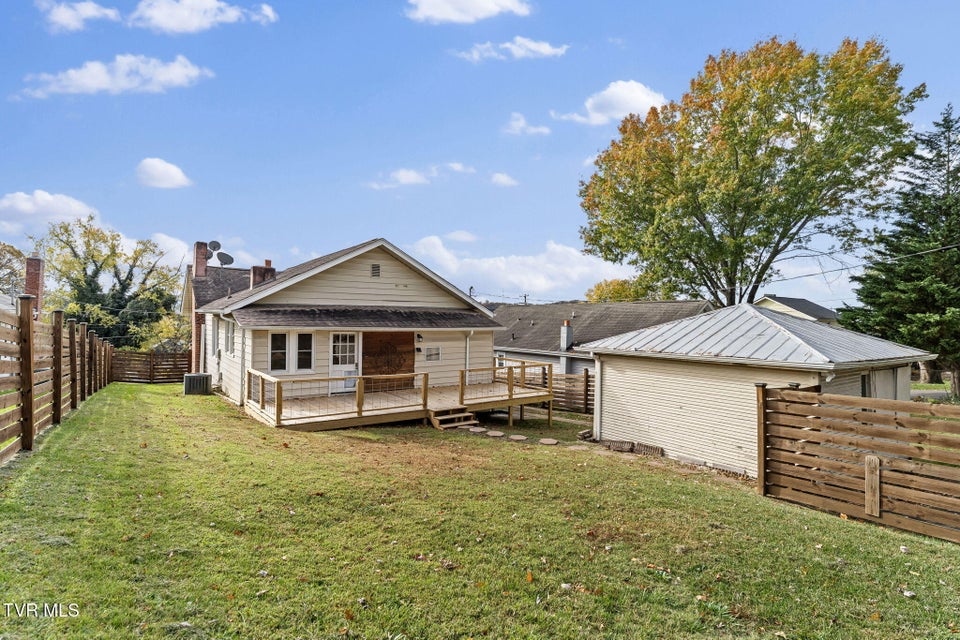 Photo #2: 1023 Arlington Avenue